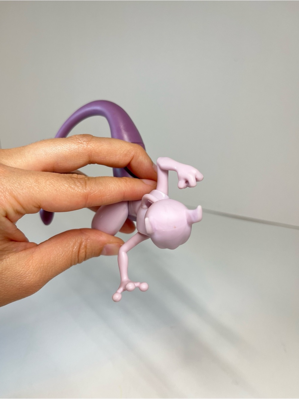 2019 Pokemon Mewto 4.5" Battle Feature Deluxe Action Figure Toy Articulated - Picture 3 of 10
